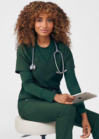 Mountain View Forward 3-Pocket V-Neck Top Scrubs