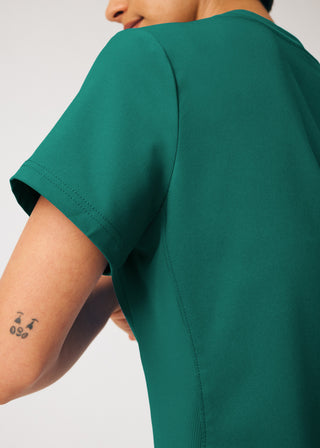 Hunter Forward 2-Pocket V-Neck Top Scrubs