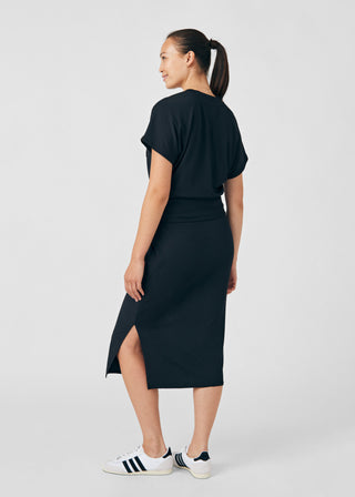 Black Forward 2-Pocket V-Neck Top Scrubs