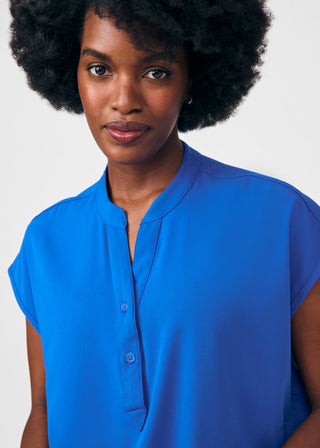 Royal Beyond Indulgence 3-Pocket Mandarin Split Collar Top Scrubs
