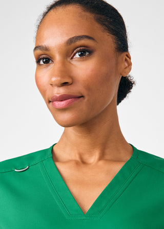 Lush Meadow Beyond Core 3-Pocket V-Neck Top Scrubs