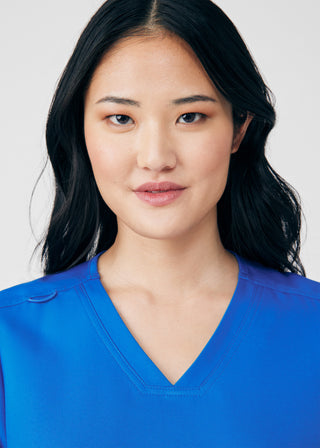 Royal Beyond Core 3-Pocket V-Neck Top Scrubs