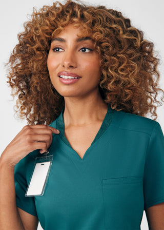 Fern VIBE 2-Pocket V-Neck Top Scrubs