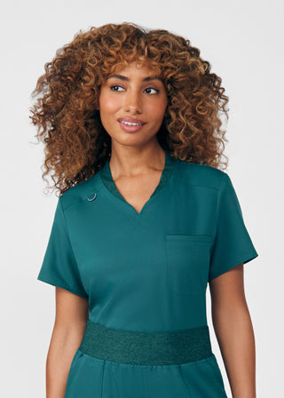 Fern VIBE 2-Pocket V-Neck Top Scrubs