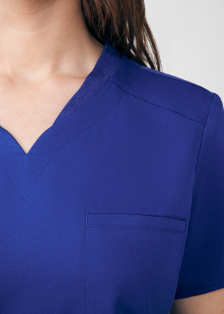 VIBE 2-Pocket V-Neck Top
